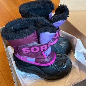 Kids sorel snow boots size 9 little kids